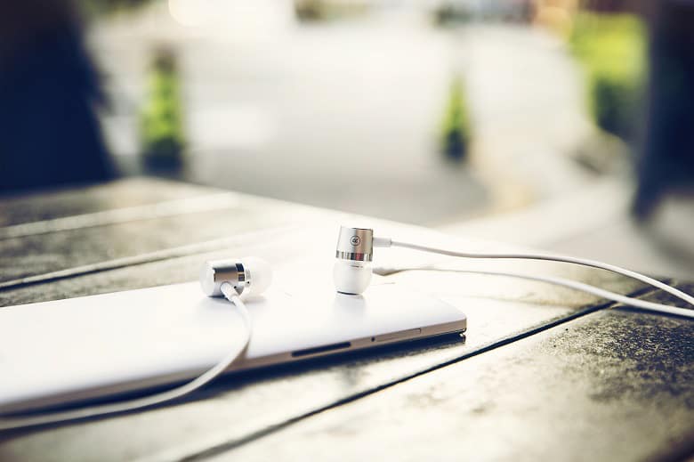 OnePlus-One-Silver Bullet Earphones