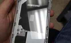 Samsung Galaxy Note 5 with transparent back