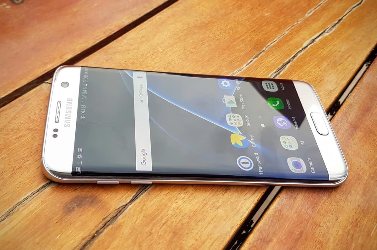 good battery smartphones